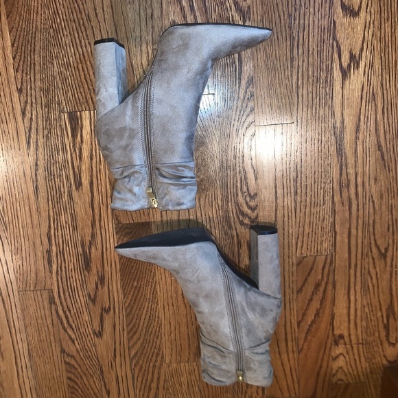 NWOT Qupid suedette ankle booties - Picture 3 of 4
